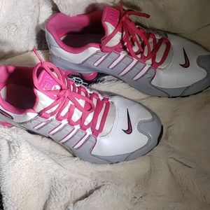 Nike Shox size 6 youth